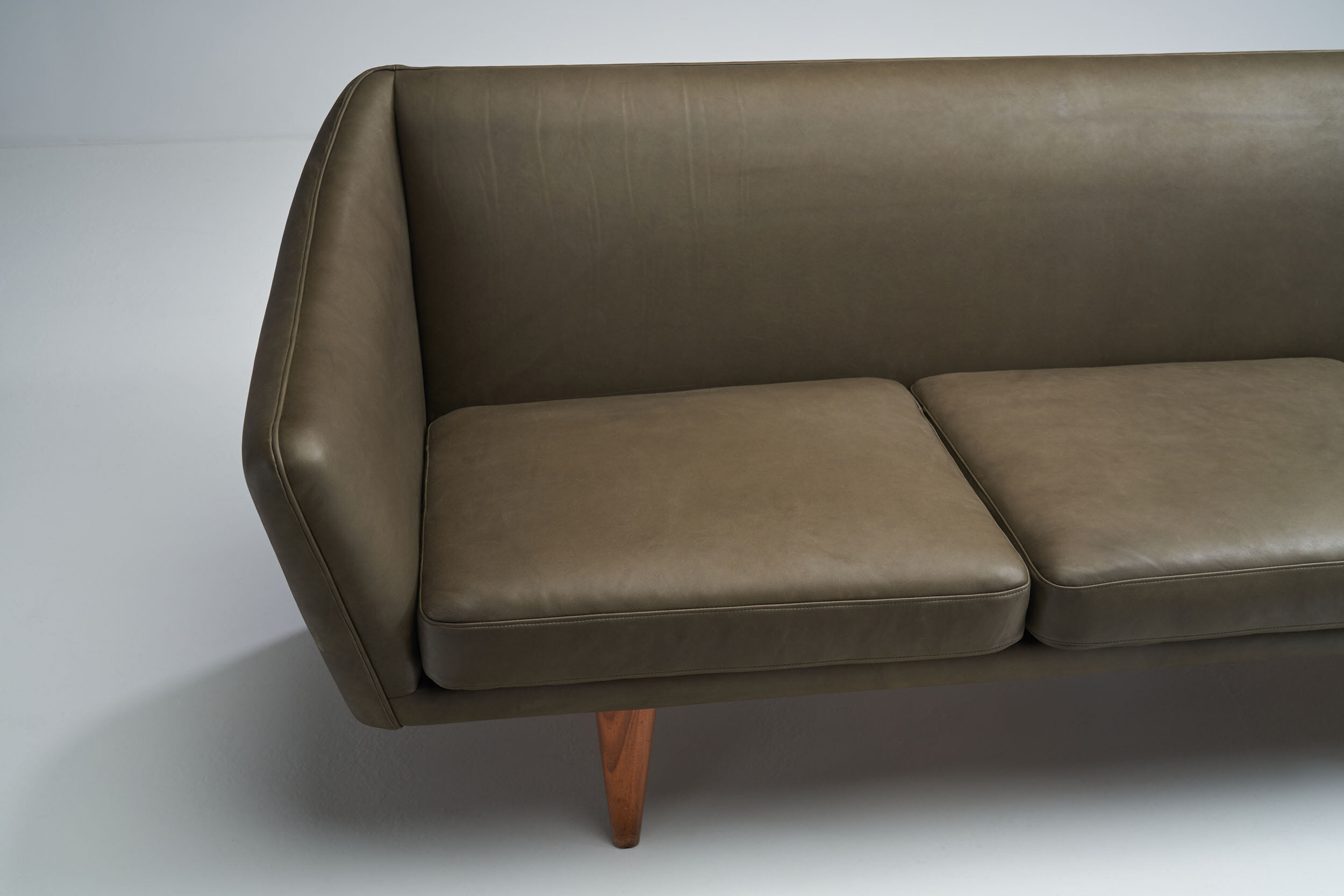 Illum Wikkelsø “ML140” Three-Seater Sofa for A. Mikael Laursen 